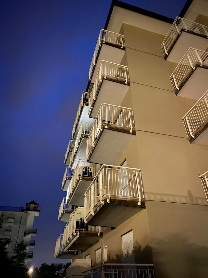 Residence Alba D'Oro Solo Famiglie Lido di Jesolo Eksteriør bilde